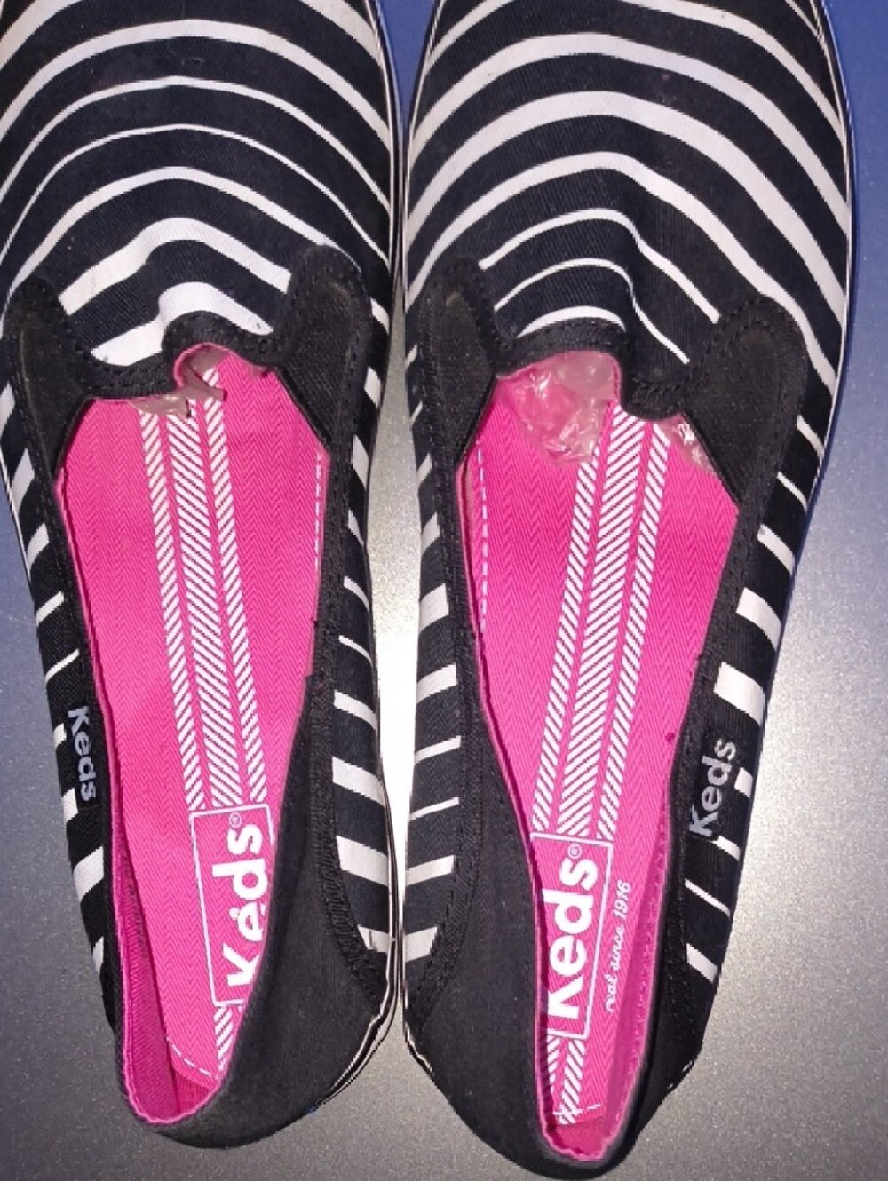 Keds Black & White Striped Slip-On Flats with Pink Interior Size 9.5 - Picture 4 of 6